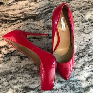 Red BCBG heels 👠👠👠